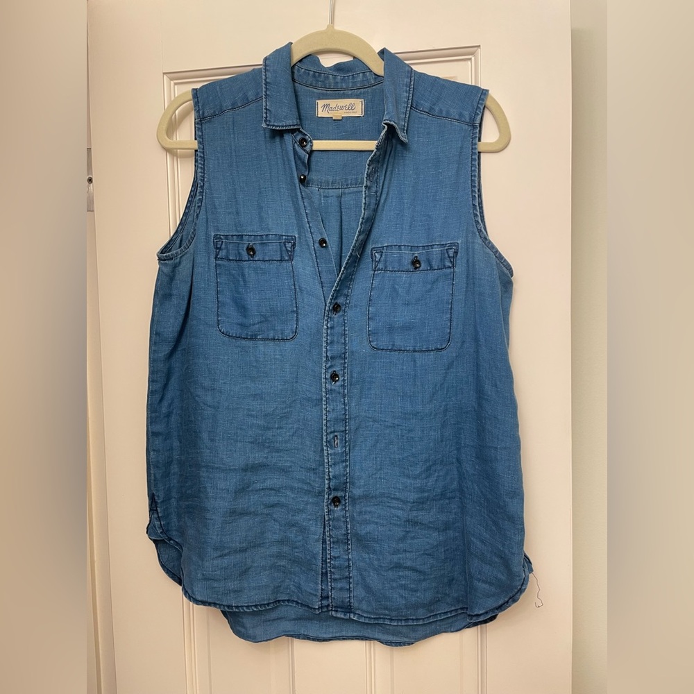 Madewell Sleeveless Chambray shirt, Size medium